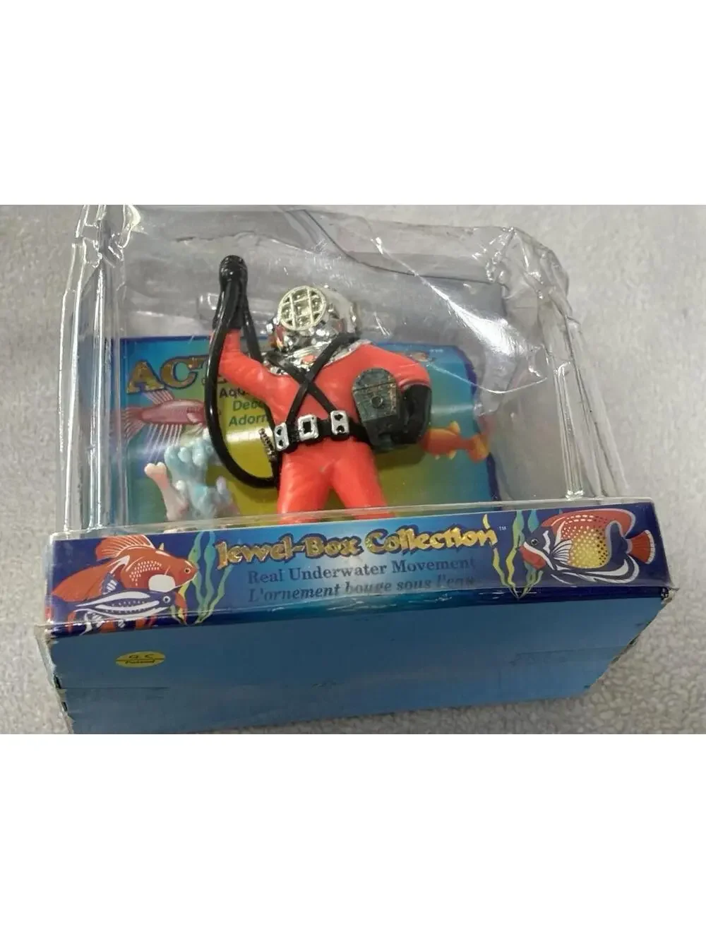Penn-Plax DEEP SEA DIVER ORANGE SUIT Jewel Box Collection